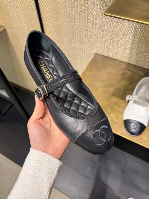 CHANEL Black Leather Flat | 香奈兒 平底鞋 (黑色)