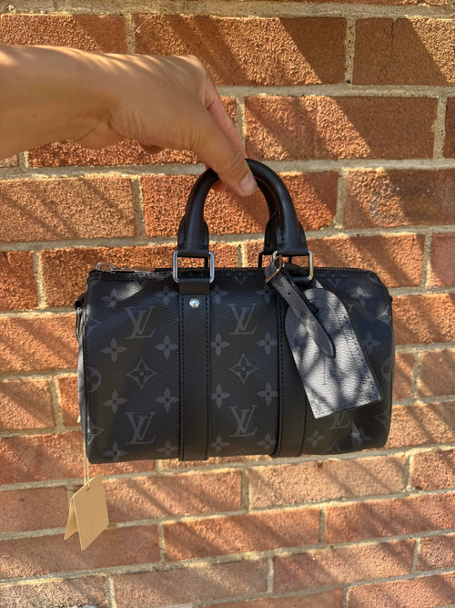 LOUIS VUITTON M46271 Men's Keepall Bandouliere 25 Bag Monogram Reverse Canvas(Black)