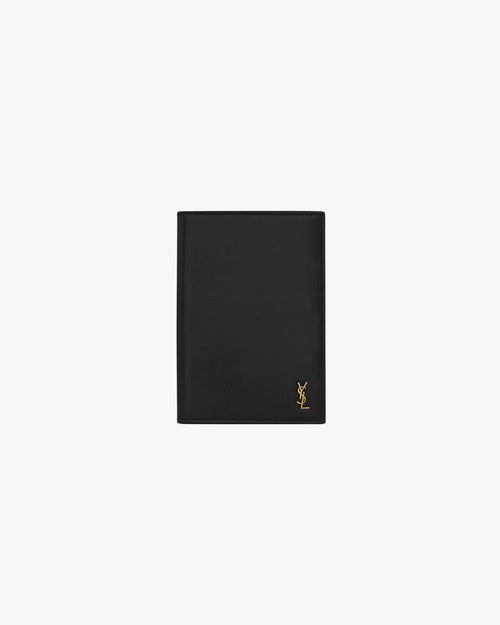 YSL SAINT LAURENT Men's Tiny Cassandre Passport Holder In Matte Leather | 聖羅蘭 男仕護照套 (黑色)