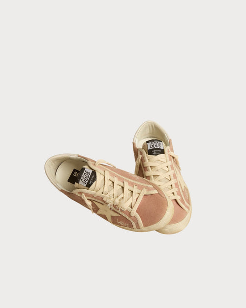 GOLDEN GOOSE Super - Star in powder - pink suede with cream leather star | 黃金鵝 Super - Star 粉霧粉色麂皮款,搭配米色皮革星星(粉霧粉色) - LondonKelly 英國名牌代購