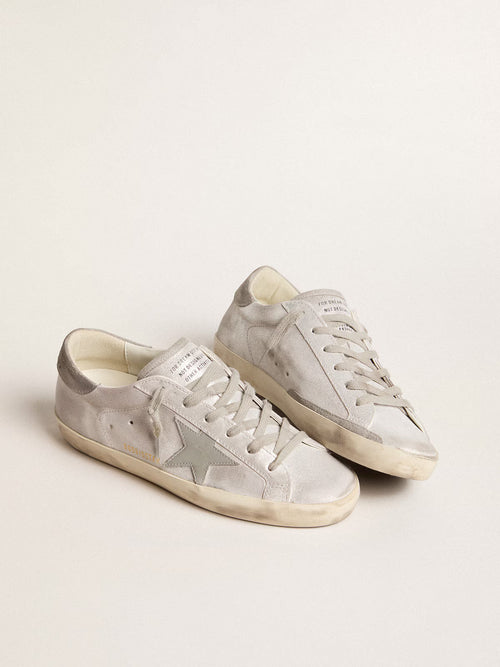 GOLDEN GOOSE Super - Star sneakers in gray - white glitter - effect leather with leather star | 黃金鵝 Super - Star 球鞋採用灰白色亮片效果皮革,搭配皮革星星(灰白色) - LondonKelly 英國名牌代購