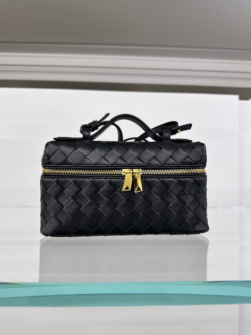 Bottega Veneta 英國代購 vs 香港門市｜2026 年最新真實差價比較 - LONDONKELLY 英國名牌代購