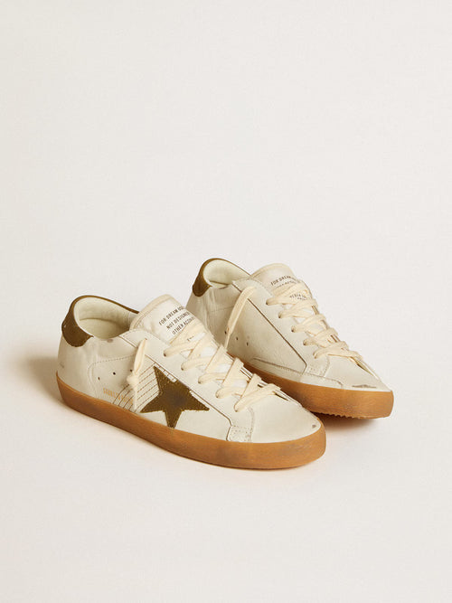 GOLDEN GOOSE Women's Super-Star LTD with military green nubuck star and heel tab | 黃金鵝 女款 Super-Star LTD 搭配軍綠色磨砂皮星星與後跟標籤（白色）