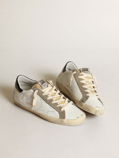 GOLDEN GOOSE Women's Super-Star with perforated star and midnight blue heel tab | 黃金鵝 女款 Super-Star 搭配鏤空星星與午夜藍色後跟標籤（白色）
