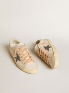 GOLDEN GOOSE Super - Star LTD in leather with beige suede star with Swarovski studs | 黃金鵝 Super - Star LTD 皮革款，搭配米色麂皮星星與施華洛世奇鉚釘（白色） - LondonKelly 英國名牌代購